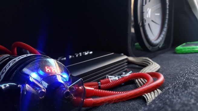 Car audio amplifier connections